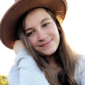 Meet your Posher, Larysa